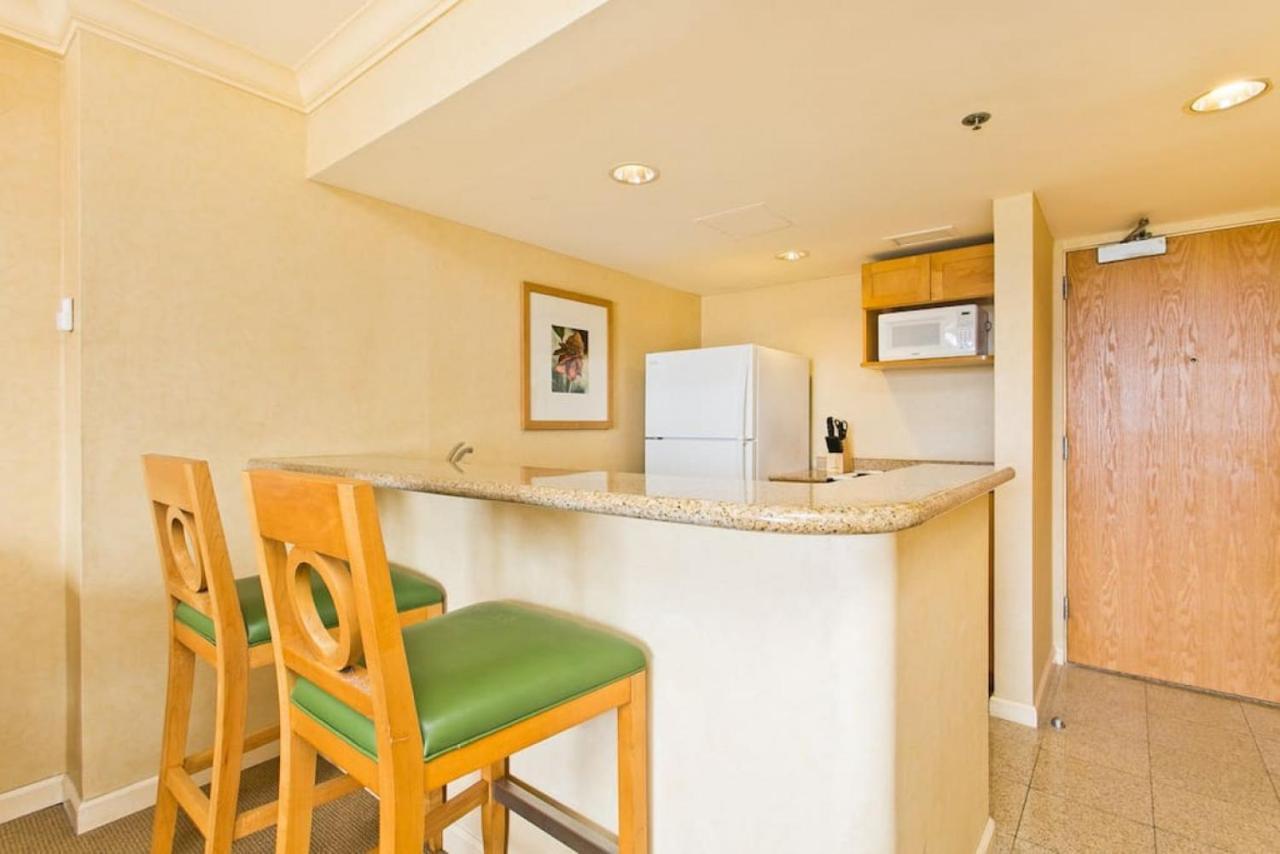 Ilikai Apt 302 - Spacious Studio With Stunning Ocean & Harbor Views Honolulu Kültér fotó